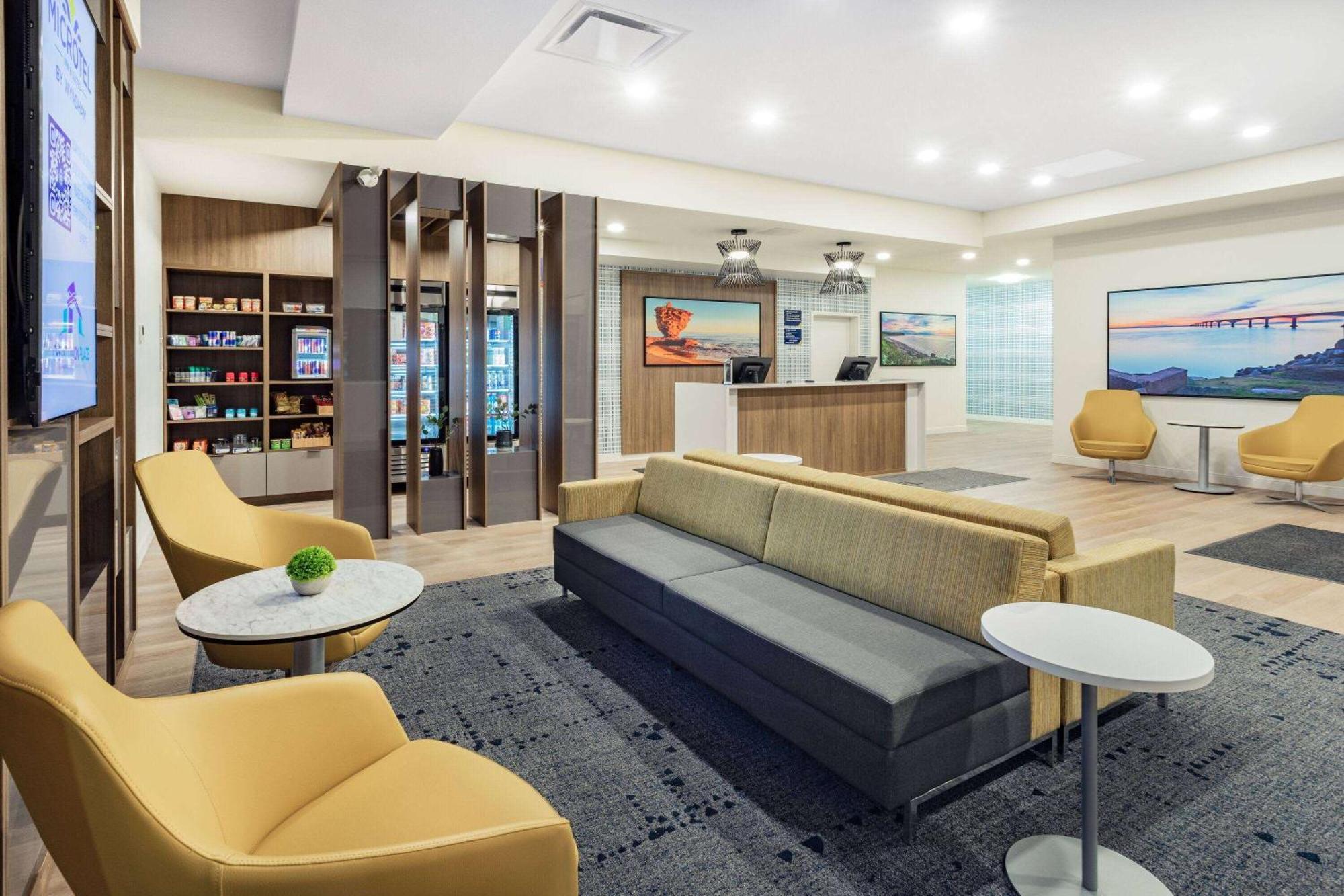 Hotel Microtel & By Wyndham *